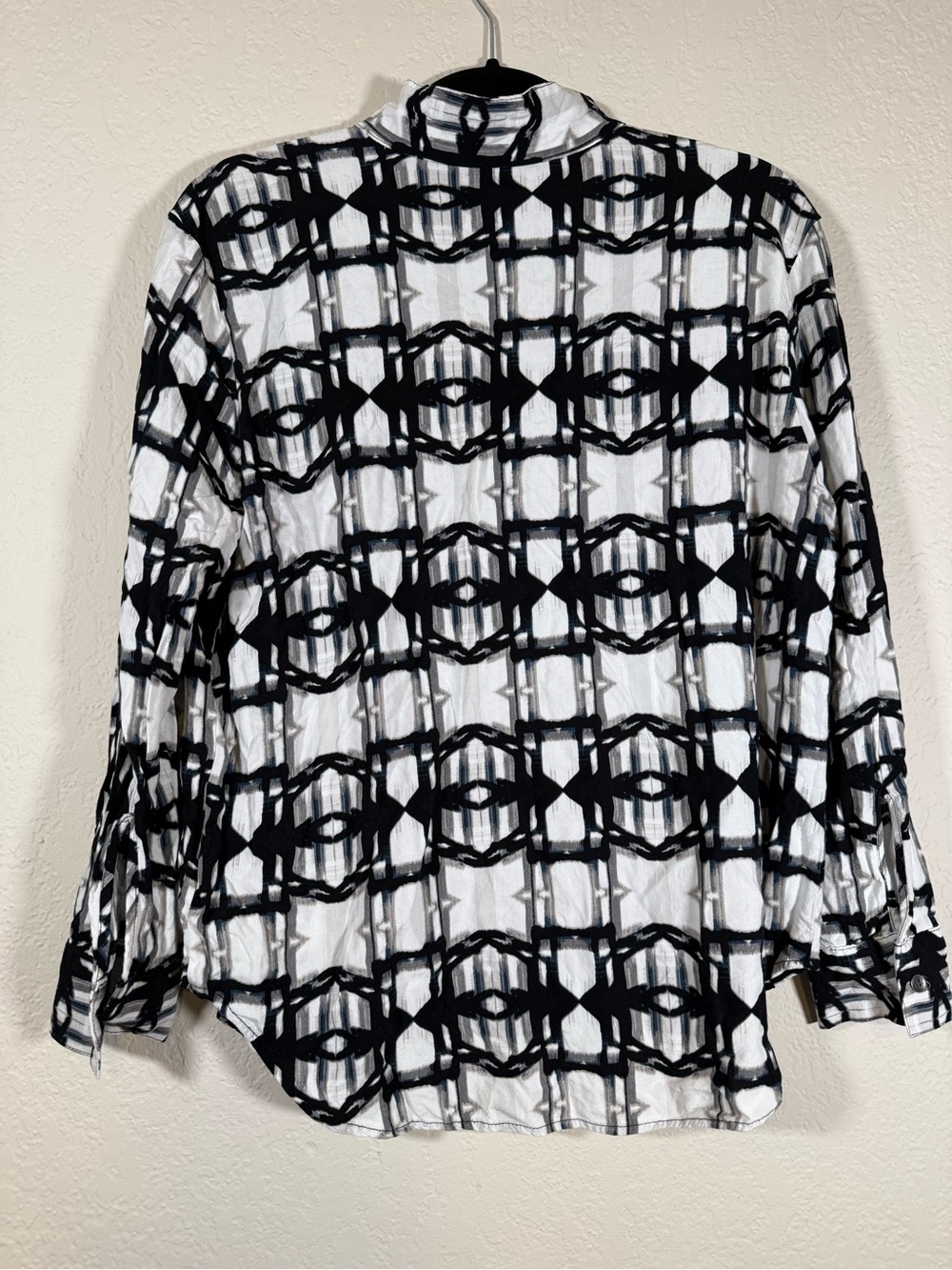 Rock & Republic Women Black White Geometric Patterned Button Front Blouse Medium - Picture 7 of 9